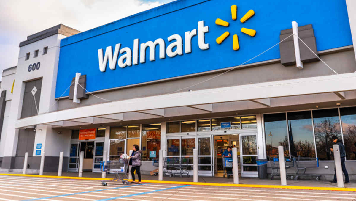 Walmart Sued for Gender Pay Discrimination by 100 Women in Miami Court