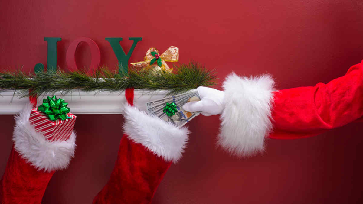 Can Nonprofit Organizations Give Holiday Bonuses 2022