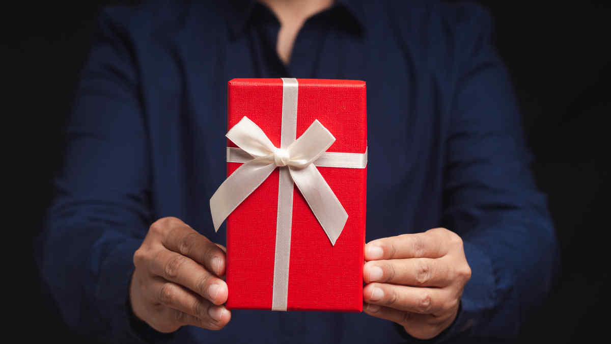 Holiday Gifts May Be Taxable