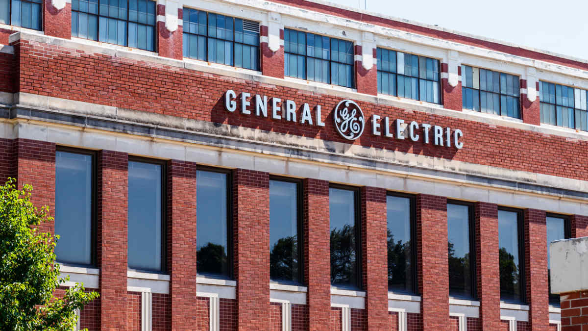 Ge Freezes Pension Plan For 20 000 Employees