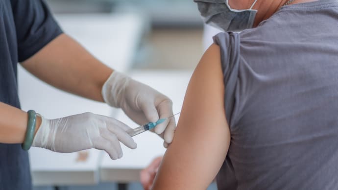 The Department of Health & Human Services has clarified the HIPAA Privacy Rule does not prohibit an employer from requesting an employee’s vaccination status as part of the terms and conditions of employment. 